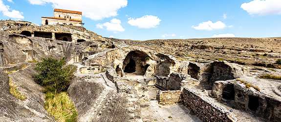 Explore Uplistsikhe Cave Town